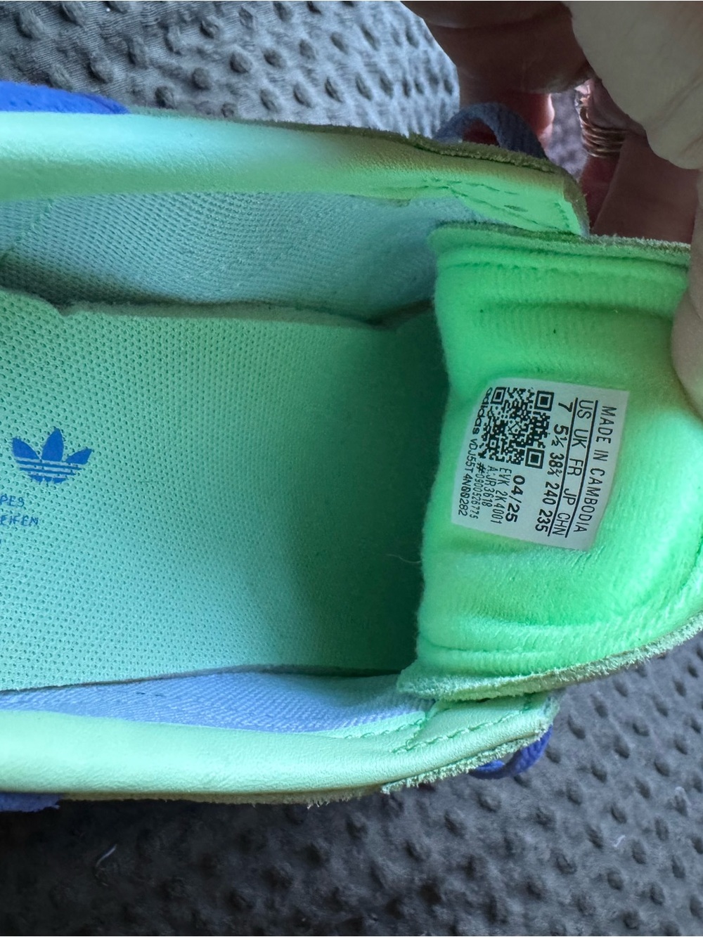 adidas Women’s Handball Spezial mint green NWOT - Picture 3 of 3